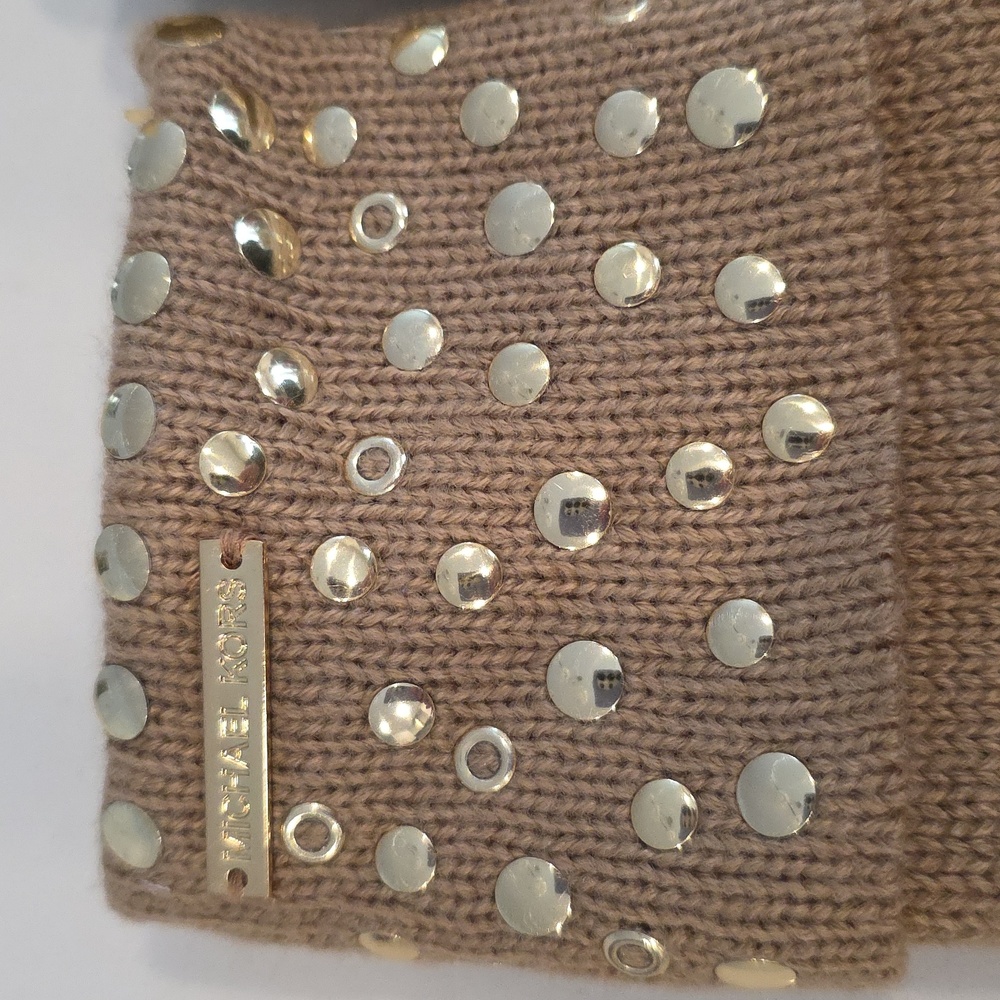Like New Michael Kors Gloves - Picture 2 of 7